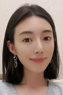 何美璇