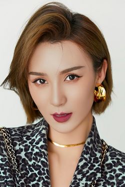 闫佳颖